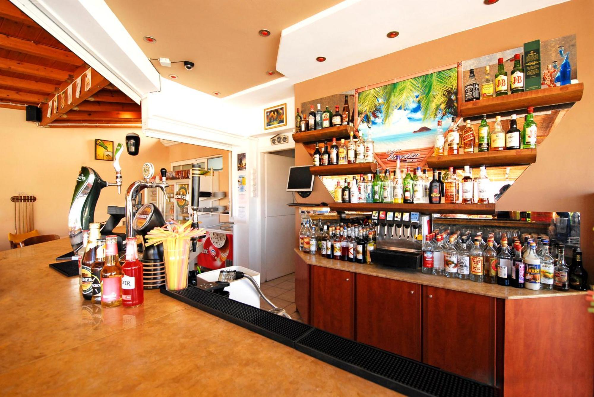 Vanessa Hotel Kalamákion Dış mekan fotoğraf