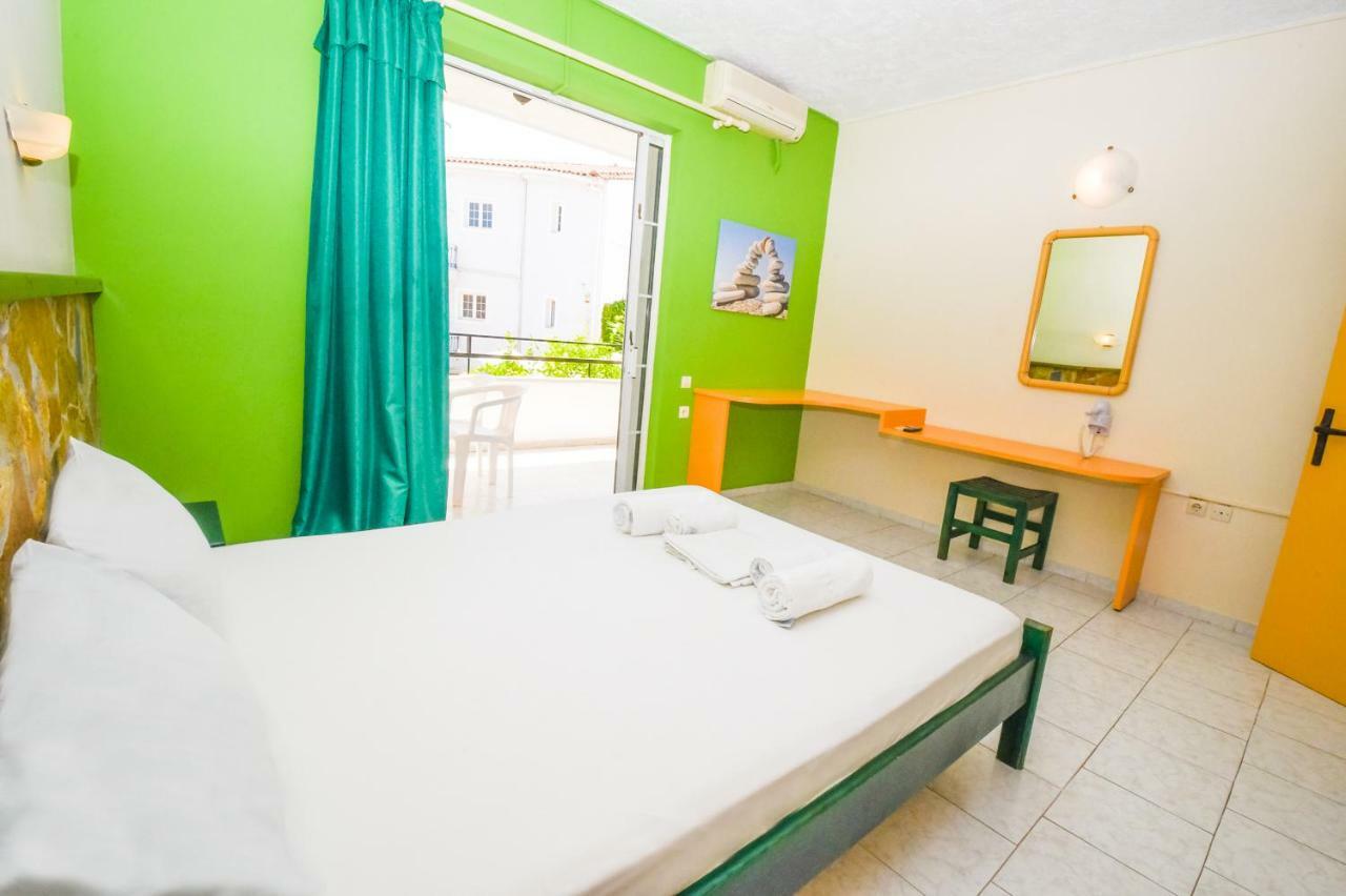 Vanessa Hotel Kalamákion Dış mekan fotoğraf