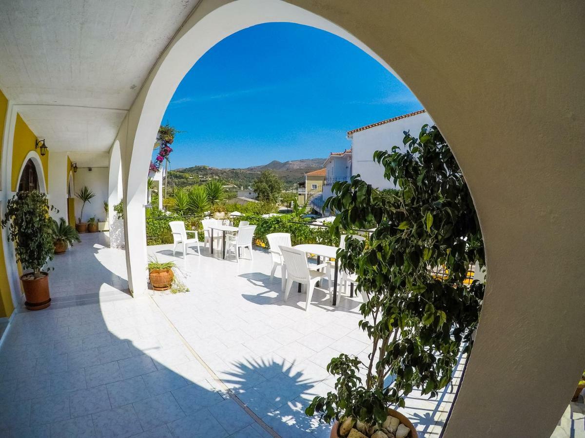Vanessa Hotel Kalamákion Dış mekan fotoğraf