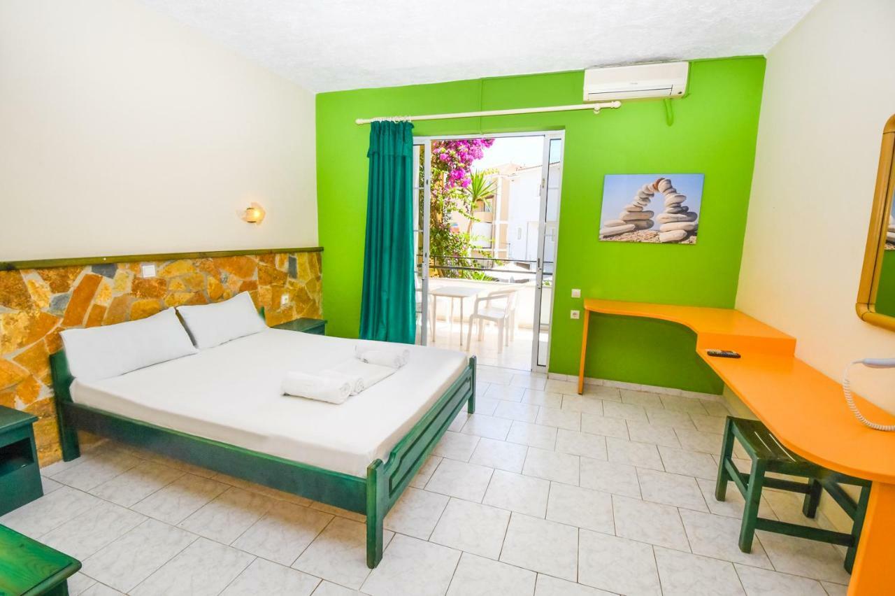 Vanessa Hotel Kalamákion Dış mekan fotoğraf
